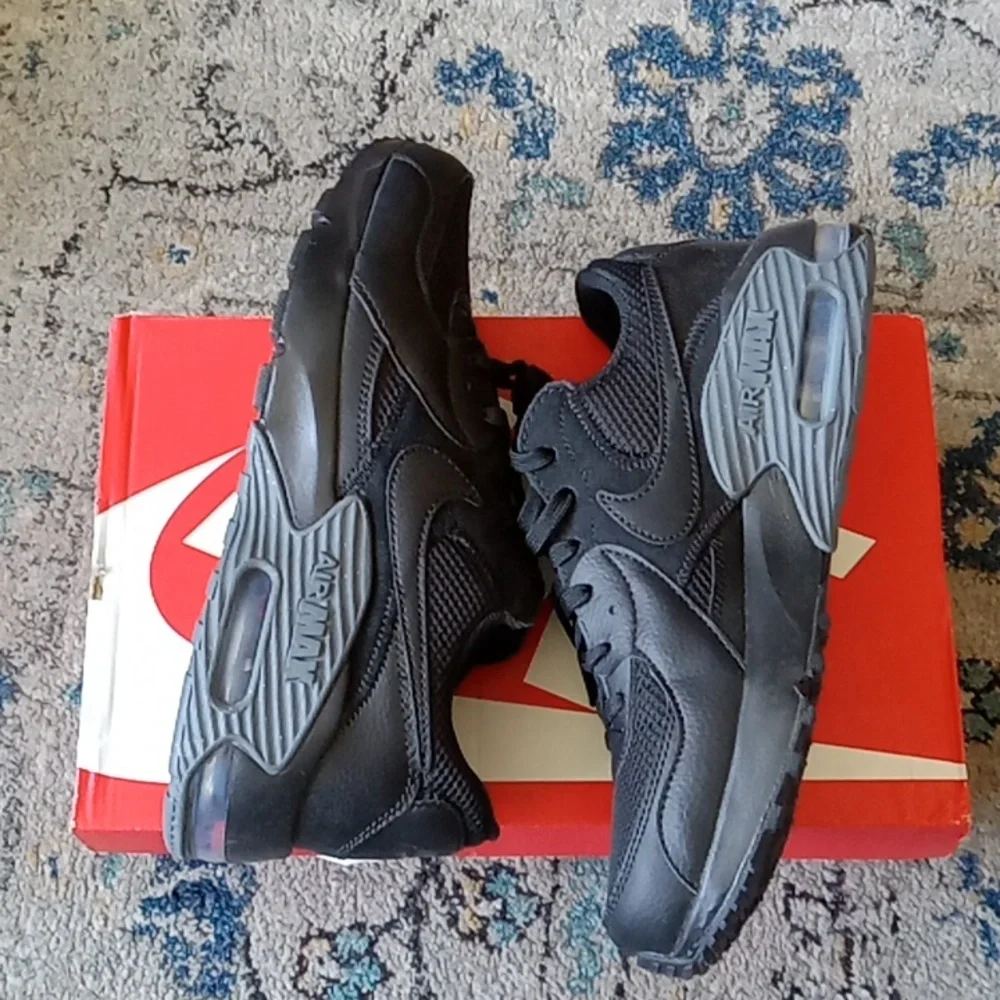 Nike Men's Athletic Shoes-NEW
